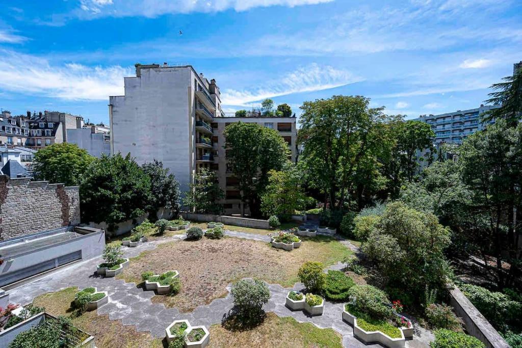 Trendy ,quit And Chic Appartement Parijs